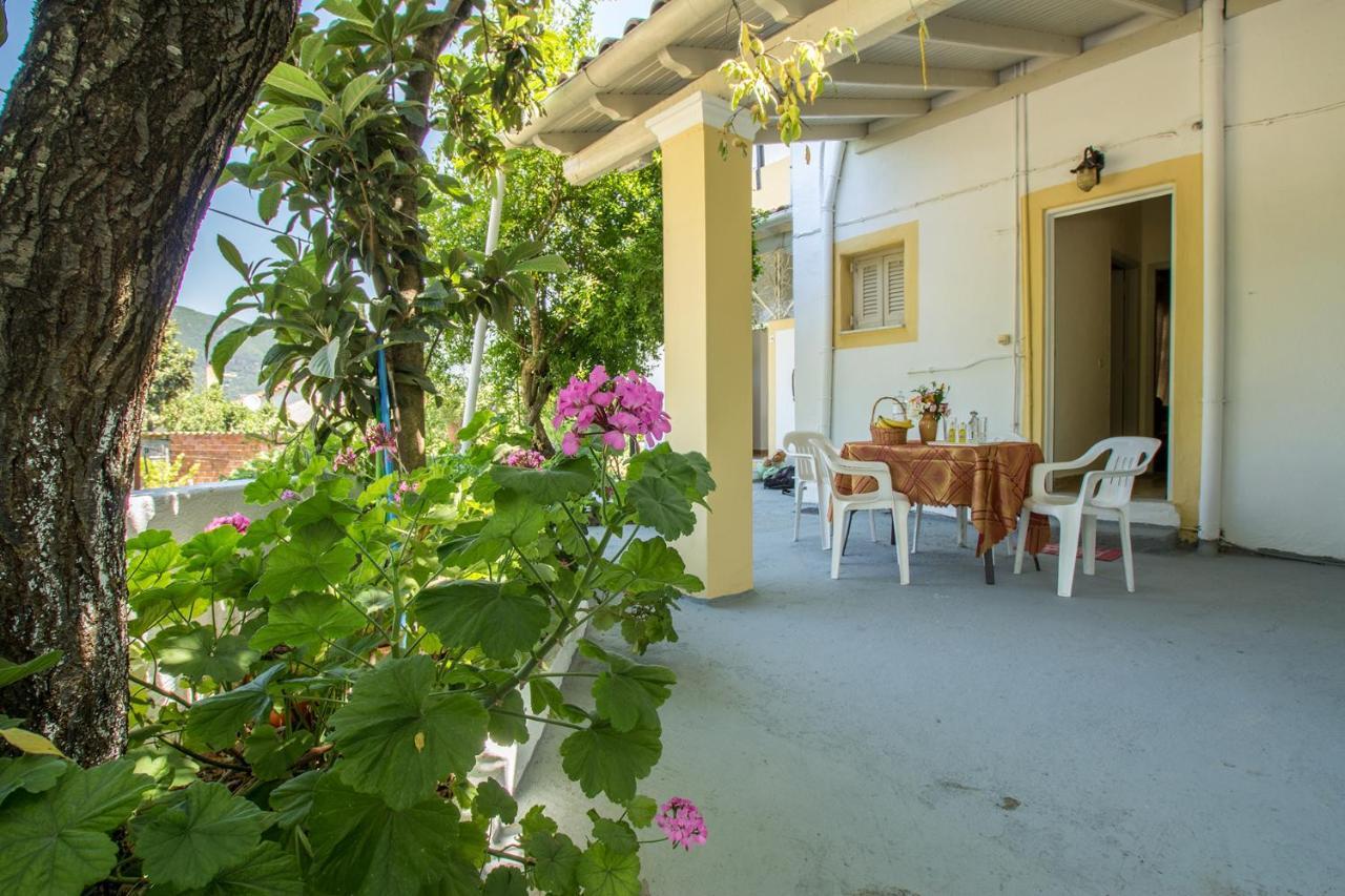 Aggeliki apartments Dassia Kato Korakiana Buitenkant foto
